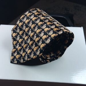 Museum Artifacts Cat Patterned Black and Gold Men's Tie‎
